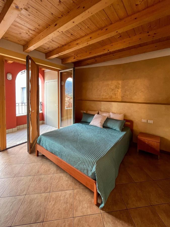 Casa Vacanze Al Lago P2 Monasterolo del Castello Luaran gambar