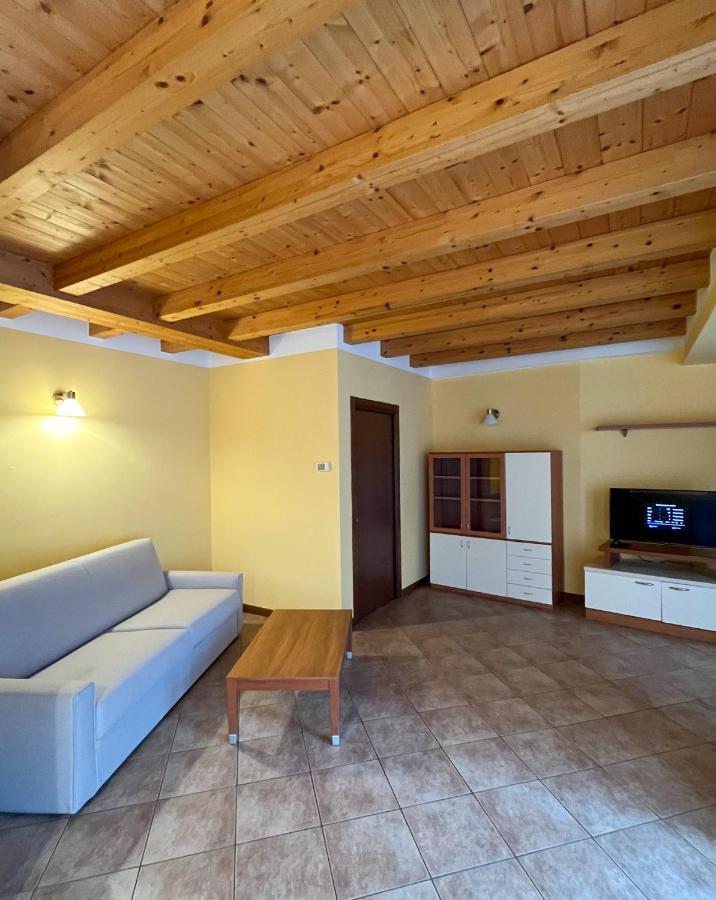 Casa Vacanze Al Lago P2 Monasterolo del Castello Luaran gambar